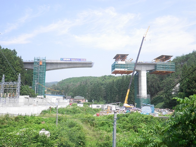 南三陸復興道路の「新井田川橋」工事1
